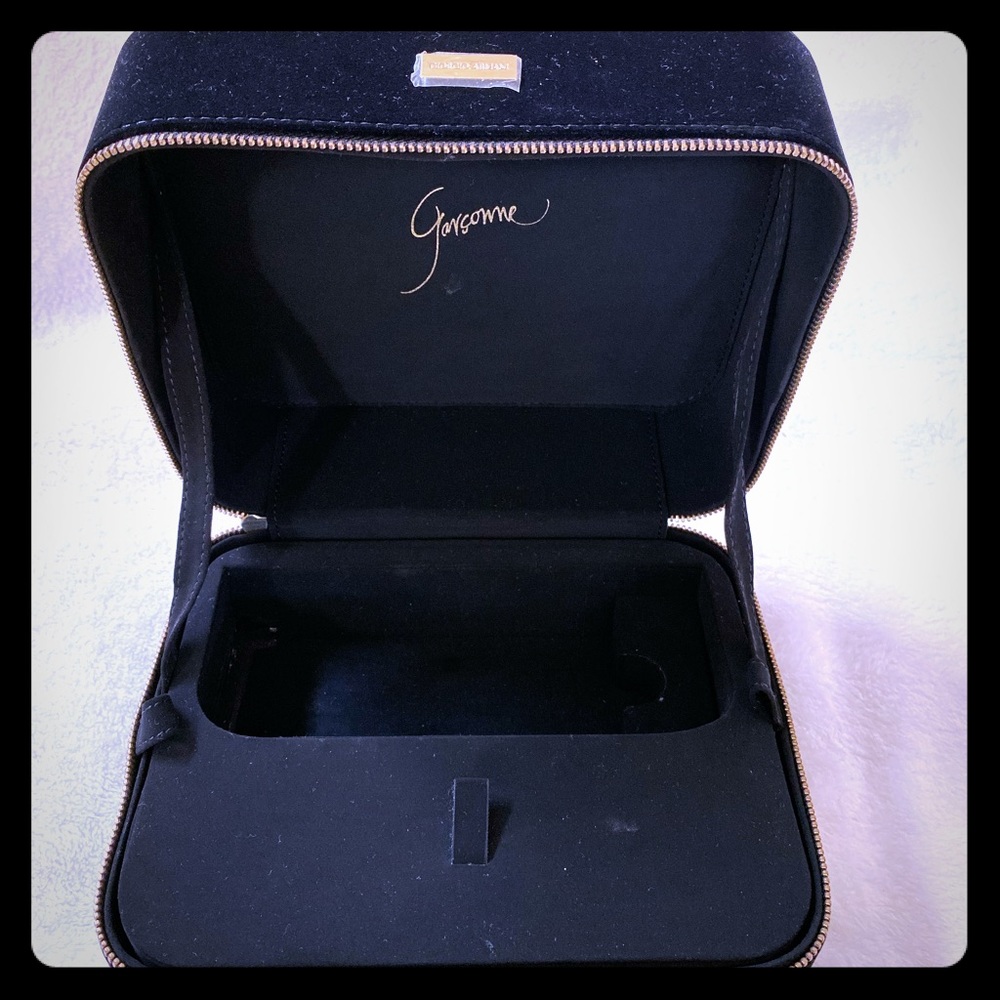 ⭐️🌟RARE Giorgio Armani velvet box! Must see!!👍🏻
